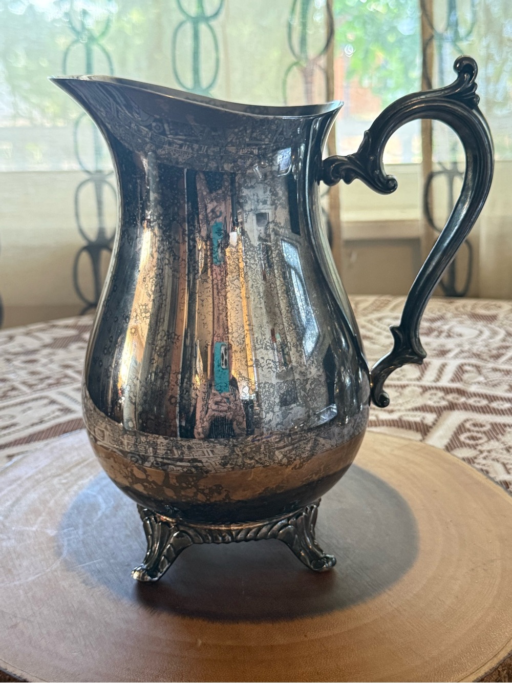 Vintage WM Rogers Silver 817 Pitcher With four Footed Stand and ice guard 9”Tall